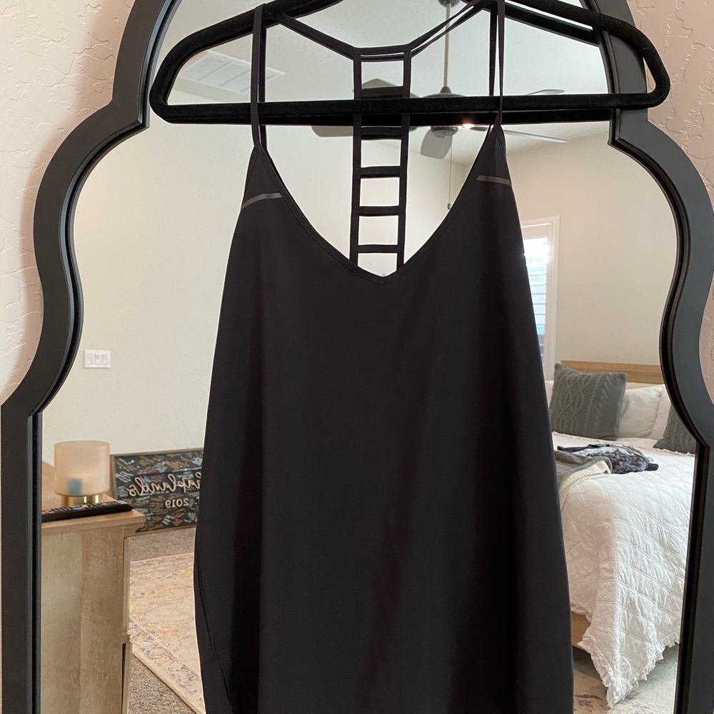 Black lululemon tank